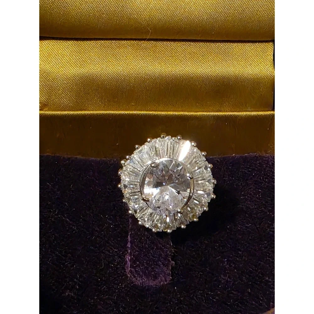 Vintage Art Deco Oval Cubic Zirconia Ballerina‎ Halo Cocktail Ring Size 7